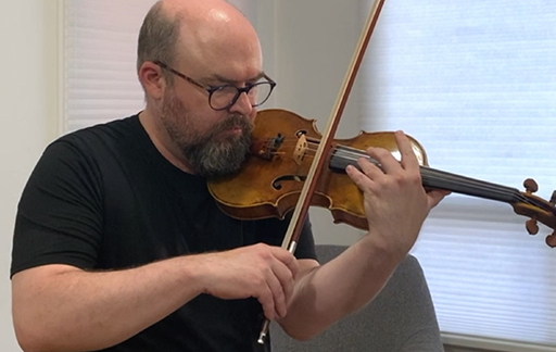 Violinist Mark Fewer performing Impulse.